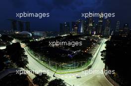 Night time action. 19.09.2014. Formula 1 World Championship, Rd 14, Singapore Grand Prix, Singapore, Singapore, Practice Day.