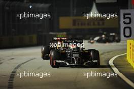 Adrian Sutil (GER) Sauber C33. 21.09.2014. Formula 1 World Championship, Rd 14, Singapore Grand Prix, Singapore, Singapore, Race Day.