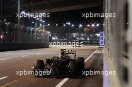Kevin Magnussen (DEN) McLaren MP4-29. 21.09.2014. Formula 1 World Championship, Rd 14, Singapore Grand Prix, Singapore, Singapore, Race Day.