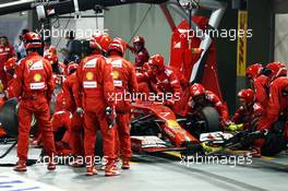 Kimi Raikkonen (FIN) Ferrari F14-T makes a pit stop. 21.09.2014. Formula 1 World Championship, Rd 14, Singapore Grand Prix, Singapore, Singapore, Race Day.