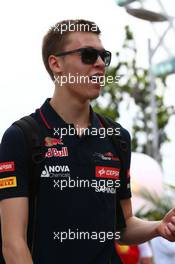 Daniil Kvyat (RUS) Scuderia Toro Rosso. 20.09.2014. Formula 1 World Championship, Rd 14, Singapore Grand Prix, Singapore, Singapore, Qualifying Day.