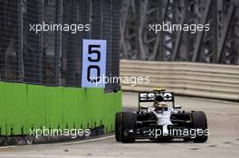 Kevin Magnussen (DEN) McLaren MP4-29. 20.09.2014. Formula 1 World Championship, Rd 14, Singapore Grand Prix, Singapore, Singapore, Qualifying Day.