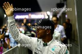 Pole for Lewis Hamilton (GBR) Mercedes AMG F1. 20.09.2014. Formula 1 World Championship, Rd 14, Singapore Grand Prix, Singapore, Singapore, Qualifying Day.