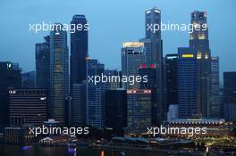 Secnic Singapore skyline. 20.09.2014. Formula 1 World Championship, Rd 14, Singapore Grand Prix, Singapore, Singapore, Qualifying Day.