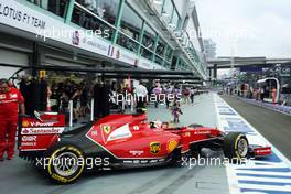 Kimi Raikkonen (FIN) Ferrari F14-T. 20.09.2014. Formula 1 World Championship, Rd 14, Singapore Grand Prix, Singapore, Singapore, Qualifying Day.