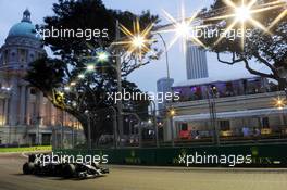 Esteban Gutierrez (MEX) Sauber C33. 20.09.2014. Formula 1 World Championship, Rd 14, Singapore Grand Prix, Singapore, Singapore, Qualifying Day.