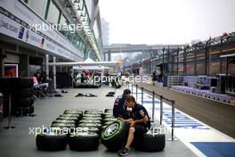 Pitlane atmosphere, Red Bull Racing mechanics 18.09.2014. Formula 1 World Championship, Rd 14, Singapore Grand Prix, Singapore, Singapore, Preparation Day.