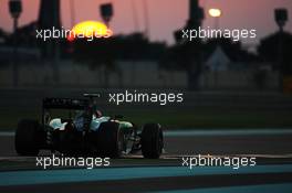 Will Stevens (GBR) Caterham CT05. 21.11.2014. Formula 1 World Championship, Rd 19, Abu Dhabi Grand Prix, Yas Marina Circuit, Abu Dhabi, Practice Day.