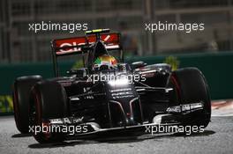 Esteban Gutierrez (MEX) Sauber C33. 21.11.2014. Formula 1 World Championship, Rd 19, Abu Dhabi Grand Prix, Yas Marina Circuit, Abu Dhabi, Practice Day.