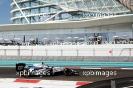 Valtteri Bottas (FIN) Williams FW36 with his sidepod cover missing. 21.11.2014. Formula 1 World Championship, Rd 19, Abu Dhabi Grand Prix, Yas Marina Circuit, Abu Dhabi, Practice Day.