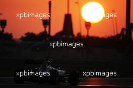 Lewis Hamilton (GBR) Mercedes AMG F1 W05. 21.11.2014. Formula 1 World Championship, Rd 19, Abu Dhabi Grand Prix, Yas Marina Circuit, Abu Dhabi, Practice Day.
