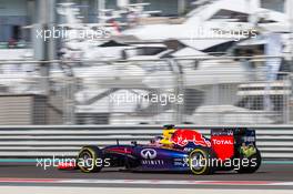 Sebastian Vettel (GER) Red Bull Racing RB10. 21.11.2014. Formula 1 World Championship, Rd 19, Abu Dhabi Grand Prix, Yas Marina Circuit, Abu Dhabi, Practice Day.