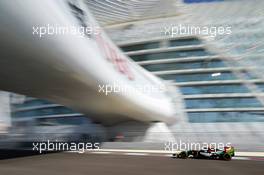 Sergio Perez (MEX) Sahara Force India F1 VJM07. 21.11.2014. Formula 1 World Championship, Rd 19, Abu Dhabi Grand Prix, Yas Marina Circuit, Abu Dhabi, Practice Day.