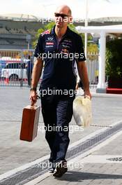 Adrian Newey (GBR) Red Bull Racing Chief Technical Officer. 21.11.2014. Formula 1 World Championship, Rd 19, Abu Dhabi Grand Prix, Yas Marina Circuit, Abu Dhabi, Practice Day.