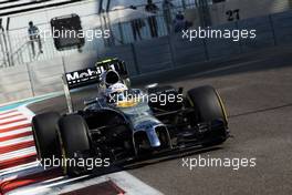 Kevin Magnussen (DEN) McLaren MP4-29. 21.11.2014. Formula 1 World Championship, Rd 19, Abu Dhabi Grand Prix, Yas Marina Circuit, Abu Dhabi, Practice Day.