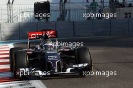 Adderly Fong (HKG) Sauber C33 Test Driver. 21.11.2014. Formula 1 World Championship, Rd 19, Abu Dhabi Grand Prix, Yas Marina Circuit, Abu Dhabi, Practice Day.