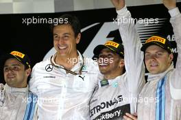 Felipe Massa (BRA), Williams F1 Team, Lewis Hamilton (GBR), Mercedes AMG F1 Team and Valtteri Bottas (FIN), Williams F1 Team  23.11.2014. Formula 1 World Championship, Rd 19, Abu Dhabi Grand Prix, Yas Marina Circuit, Abu Dhabi, Race Day.