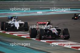 Daniil Kvyat (RUS) Scuderia Toro Rosso STR9. 23.11.2014. Formula 1 World Championship, Rd 19, Abu Dhabi Grand Prix, Yas Marina Circuit, Abu Dhabi, Race Day.