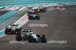 Kevin Magnussen (DEN) McLaren MP4-29. 23.11.2014. Formula 1 World Championship, Rd 19, Abu Dhabi Grand Prix, Yas Marina Circuit, Abu Dhabi, Race Day.