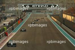 Lewis Hamilton (GBR) Mercedes AMG F1 W05. 23.11.2014. Formula 1 World Championship, Rd 19, Abu Dhabi Grand Prix, Yas Marina Circuit, Abu Dhabi, Race Day.