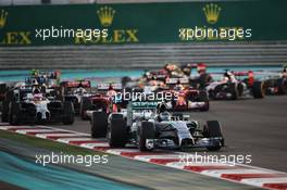 Nico Rosberg (GER) Mercedes AMG F1 W05 at the start of the race. 23.11.2014. Formula 1 World Championship, Rd 19, Abu Dhabi Grand Prix, Yas Marina Circuit, Abu Dhabi, Race Day.