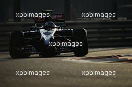 Daniil Kvyat (RUS) Scuderia Toro Rosso STR9. 23.11.2014. Formula 1 World Championship, Rd 19, Abu Dhabi Grand Prix, Yas Marina Circuit, Abu Dhabi, Race Day.