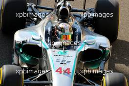 Lewis Hamilton (GBR), Mercedes AMG F1 Team  22.11.2014. Formula 1 World Championship, Rd 19, Abu Dhabi Grand Prix, Yas Marina Circuit, Abu Dhabi, Qualifying Day.