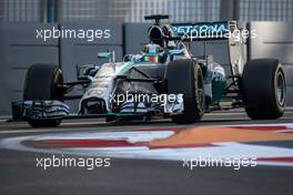 Lewis Hamilton (GBR) Mercedes AMG F1 W05. 22.11.2014. Formula 1 World Championship, Rd 19, Abu Dhabi Grand Prix, Yas Marina Circuit, Abu Dhabi, Qualifying Day.