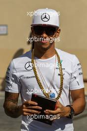 Lewis Hamilton (GBR) Mercedes AMG F1. 22.11.2014. Formula 1 World Championship, Rd 19, Abu Dhabi Grand Prix, Yas Marina Circuit, Abu Dhabi, Qualifying Day.