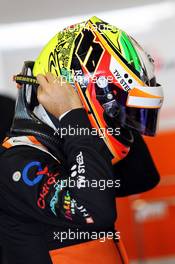 Sergio Perez (MEX) Sahara Force India F1. 22.11.2014. Formula 1 World Championship, Rd 19, Abu Dhabi Grand Prix, Yas Marina Circuit, Abu Dhabi, Qualifying Day.