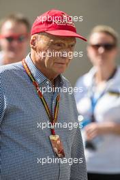 Niki Lauda (AUT) Mercedes Non-Executive Chairman. 22.11.2014. Formula 1 World Championship, Rd 19, Abu Dhabi Grand Prix, Yas Marina Circuit, Abu Dhabi, Qualifying Day.