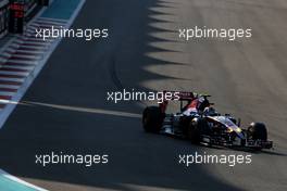 Daniil Kvyat (RUS), Scuderia Toro Rosso  22.11.2014. Formula 1 World Championship, Rd 19, Abu Dhabi Grand Prix, Yas Marina Circuit, Abu Dhabi, Qualifying Day.