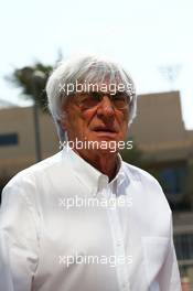 Bernie Ecclestone (GBR). 20.11.2014. Formula 1 World Championship, Rd 19, Abu Dhabi Grand Prix, Yas Marina Circuit, Abu Dhabi, Preparation Day.