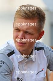 Kevin Magnussen (DEN) McLaren. 20.11.2014. Formula 1 World Championship, Rd 19, Abu Dhabi Grand Prix, Yas Marina Circuit, Abu Dhabi, Preparation Day.