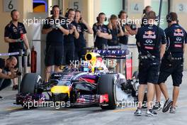 Carlos Sainz (ESP), Red Bull Racing  25.11.2014. Formula 1 Testing, Day One, Yas Marina Circuit, Abu Dhabi, Tuesday.