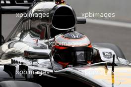 Stoffel Vandoorne (BEL), third driver, McLaren F1 Team  25.11.2014. Formula 1 Testing, Day One, Yas Marina Circuit, Abu Dhabi, Tuesday.