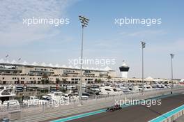 Marcus Ericsson (SWE) Sauber C33. 25.11.2014. Formula 1 Testing, Day One, Yas Marina Circuit, Abu Dhabi, Tuesday.
