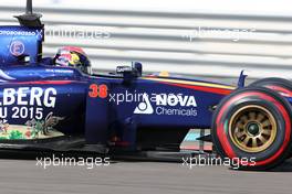 Max Verstappen (NL), Scuderia Toro Rosso  26.11.2014. Formula 1 Testing, Day Two, Yas Marina Circuit, Abu Dhabi, Wednesday.