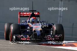 Max Verstappen (NL), Scuderia Toro Rosso  26.11.2014. Formula 1 Testing, Day Two, Yas Marina Circuit, Abu Dhabi, Wednesday.