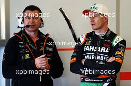 (L to R): Bradley Joyce (GBR) Sahara Force India F1 Race Engineer with Nico Hulkenberg (GER) Sahara Force India F1. 31.10.2014. Formula 1 World Championship, Rd 17, United States Grand Prix, Austin, Texas, USA, Practice Day.