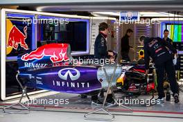 Red Bull Racing RB10 of Daniel Ricciardo (AUS) Red Bull Racing in the pit garage. 31.10.2014. Formula 1 World Championship, Rd 17, United States Grand Prix, Austin, Texas, USA, Practice Day.