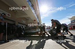 Lewis Hamilton (GBR) Mercedes AMG F1 W05 in the pits. 31.10.2014. Formula 1 World Championship, Rd 17, United States Grand Prix, Austin, Texas, USA, Practice Day.