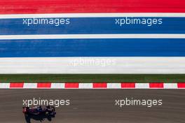 Daniil Kvyat (RUS) Scuderia Toro Rosso STR9. 31.10.2014. Formula 1 World Championship, Rd 17, United States Grand Prix, Austin, Texas, USA, Practice Day.