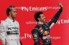 Lewis Hamilton (GBR), Mercedes AMG F1 Team and Daniel Ricciardo (AUS), Red Bull Racing  02.11.2014. Formula 1 World Championship, Rd 17, United States Grand Prix, Austin, Texas, USA, Race Day.