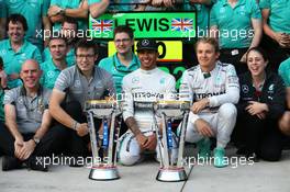 1st place Lewis Hamilton (GBR) Mercedes AMG F1 with 2nd place Nico Rosberg (GER) Mercedes AMG F1 W05. 02.11.2014. Formula 1 World Championship, Rd 17, United States Grand Prix, Austin, Texas, USA, Race Day.