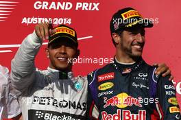 1st place Lewis Hamilton (GBR) Mercedes AMG F1 W05 with 3rd place Daniel Ricciardo (AUS) Red Bull Racing RB10. 02.11.2014. Formula 1 World Championship, Rd 17, United States Grand Prix, Austin, Texas, USA, Race Day.