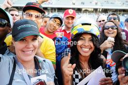 Fans after the race. 02.11.2014. Formula 1 World Championship, Rd 17, United States Grand Prix, Austin, Texas, USA, Race Day.