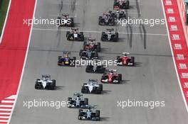 Nico Rosberg (GER) Mercedes AMG F1 W05 leads at the start of the race. 02.11.2014. Formula 1 World Championship, Rd 17, United States Grand Prix, Austin, Texas, USA, Race Day.