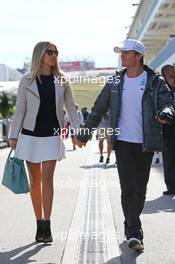 Nico Rosberg (GER) Mercedes AMG F1 with his wife Vivian Rosberg (GER). 02.11.2014. Formula 1 World Championship, Rd 17, United States Grand Prix, Austin, Texas, USA, Race Day.