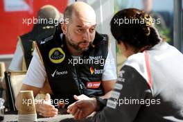 (L to R): Gerard Lopez (FRA) Lotus F1 Team Principal with Monisha Kaltenborn (AUT) Sauber Team Principal. 02.11.2014. Formula 1 World Championship, Rd 17, United States Grand Prix, Austin, Texas, USA, Race Day.